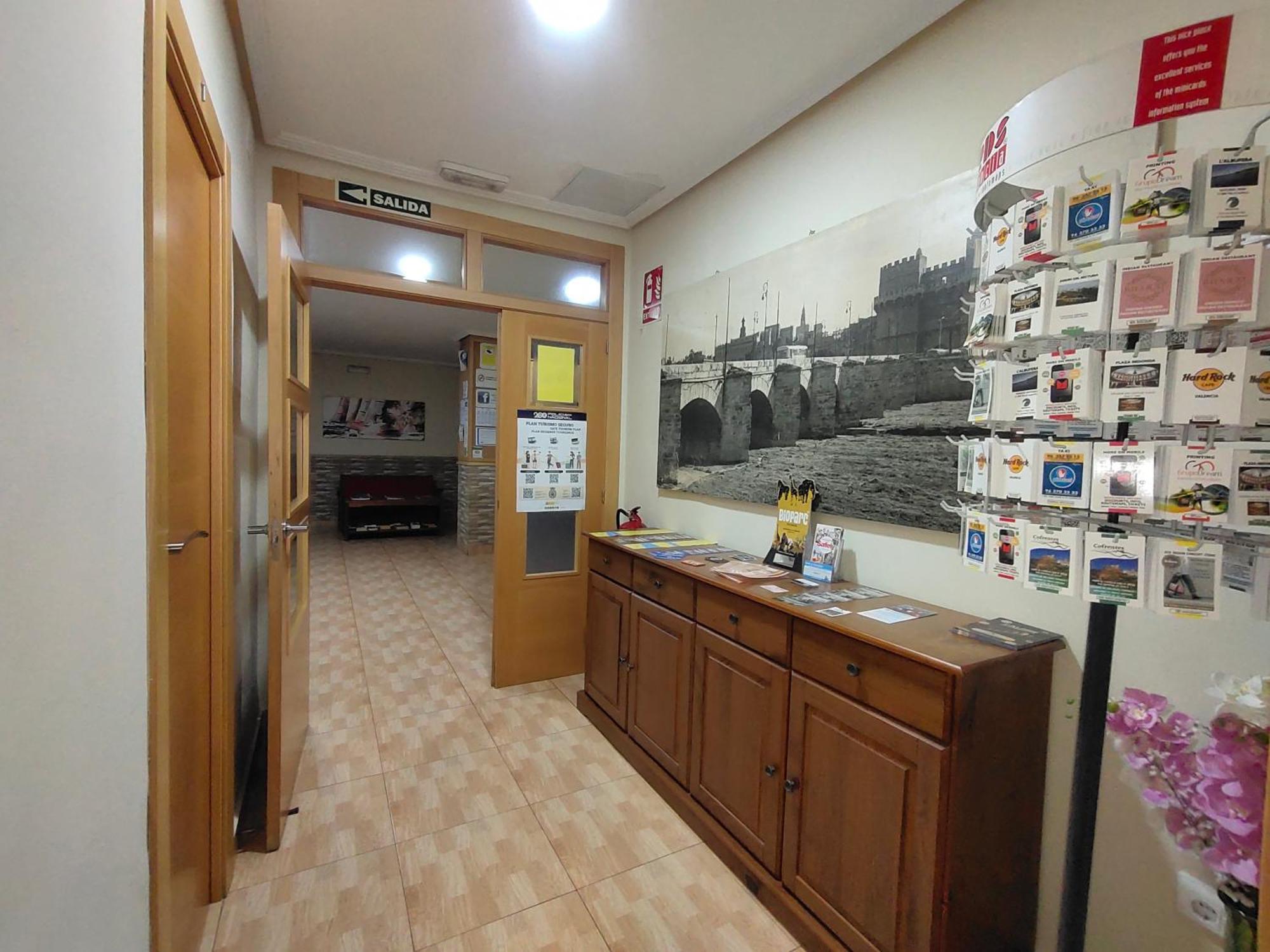 Hostal Abastos فالنسيا المظهر الخارجي الصورة