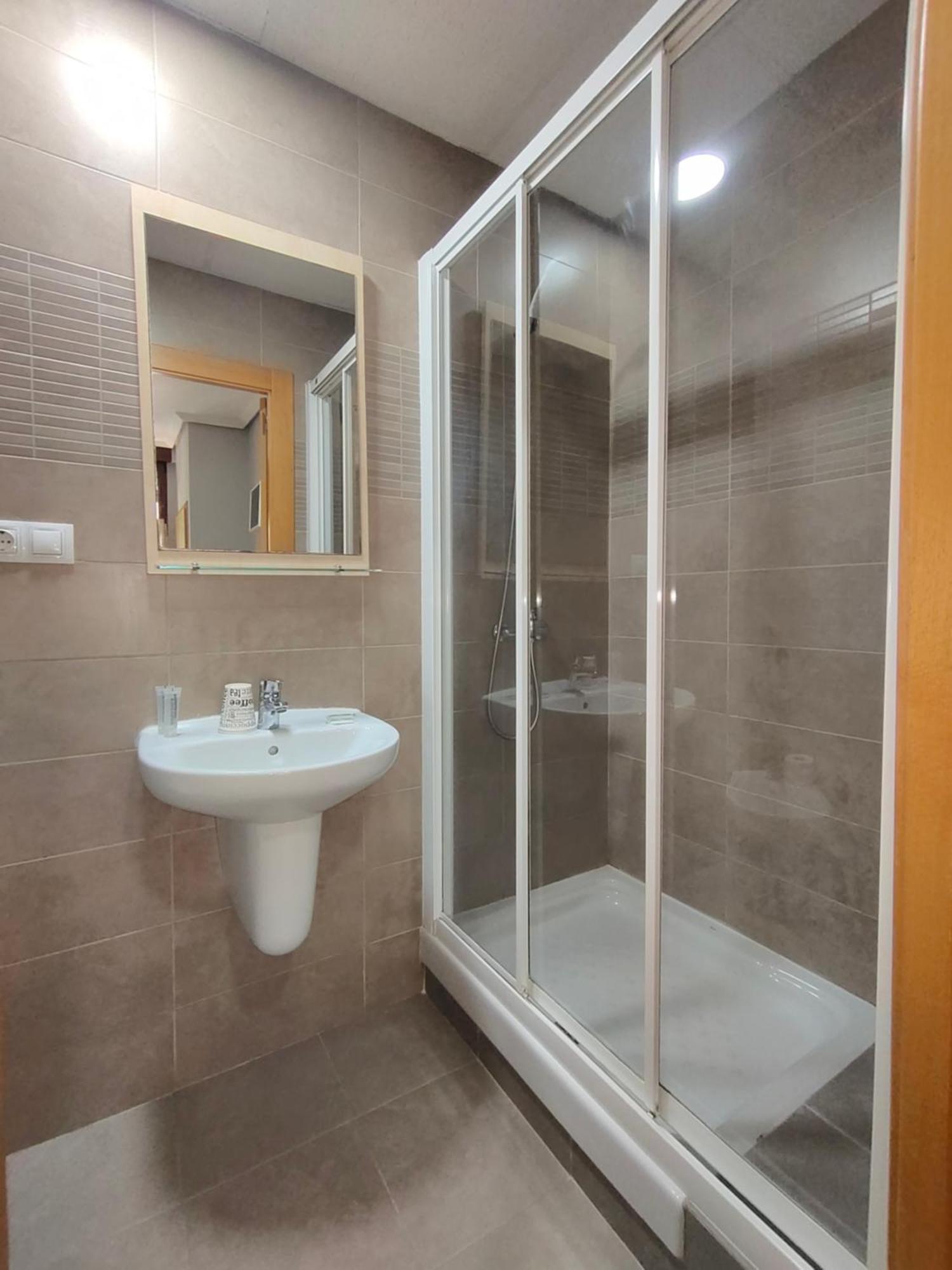Hostal Abastos فالنسيا المظهر الخارجي الصورة